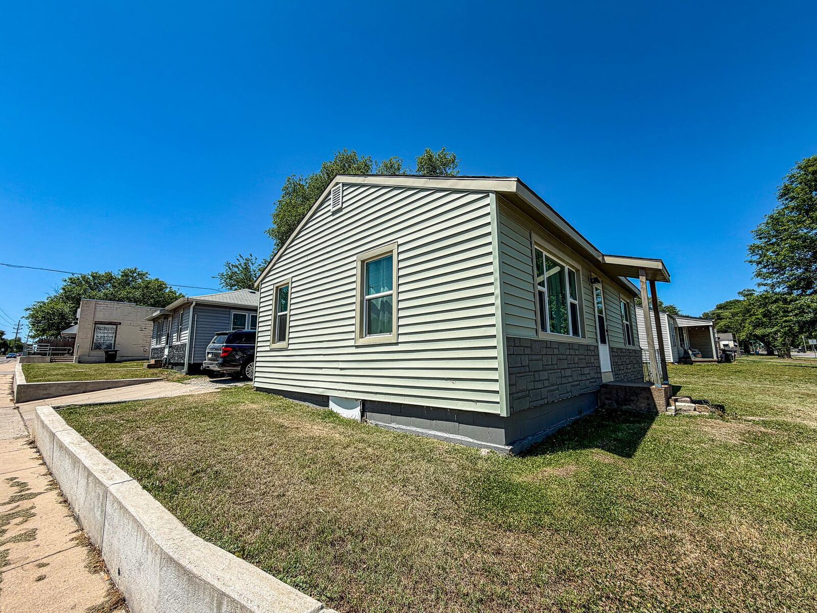 Property Photo:  1501-1501 1/2 N Ohio St  KS 67010 