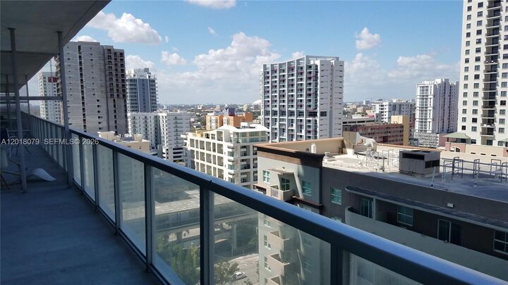 Property Photo:  1111 SW 1st Ave 1921-N  FL 33130 