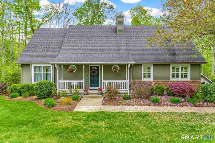 Property Photo:  9 Brooks Lane  CT 06442 