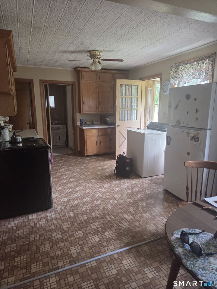 Property Photo:  8 Roosevelt Avenue  CT 06786 