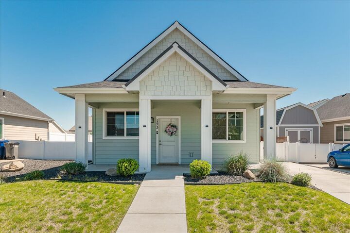 Property Photo:  123 S Treeline St  WA 99001 