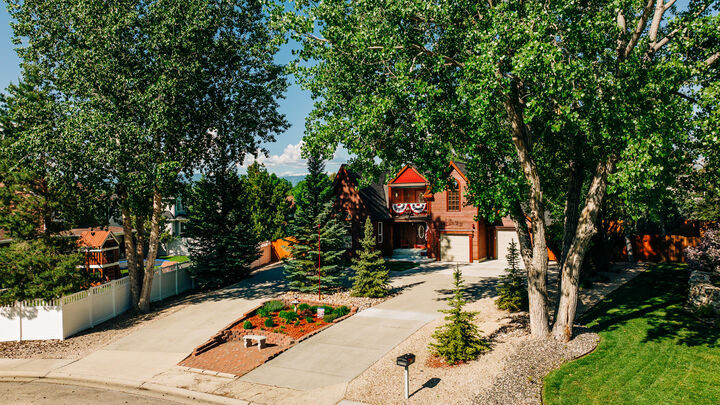 Property Photo:  1902 Sparrow Hawk Road  WY 82801 