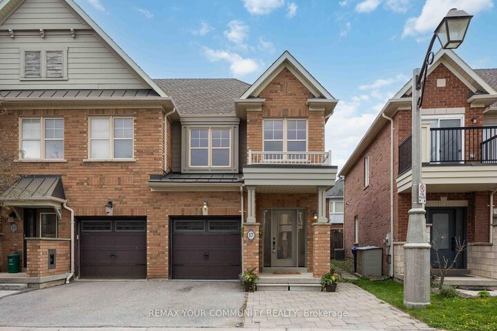 Property Photo: 17 Latitude Lane ON L4A 0T1