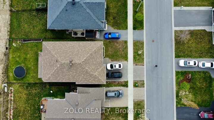 Property Photo: 212 Bellwood Drive ON K6H 0G9