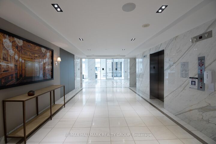 Property Photo: 111 Champagne Avenue 1805 ON K1S 5V3