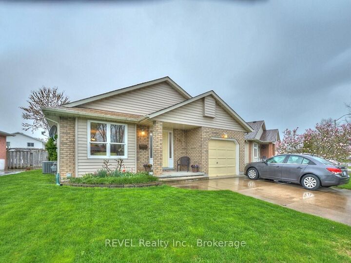 Property Photo: 7395 Alex Avenue ON L2G 7V1