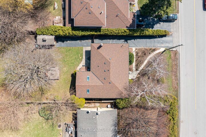 Property Photo: 411 Maplehurst Avenue ON L6L 4Y3
