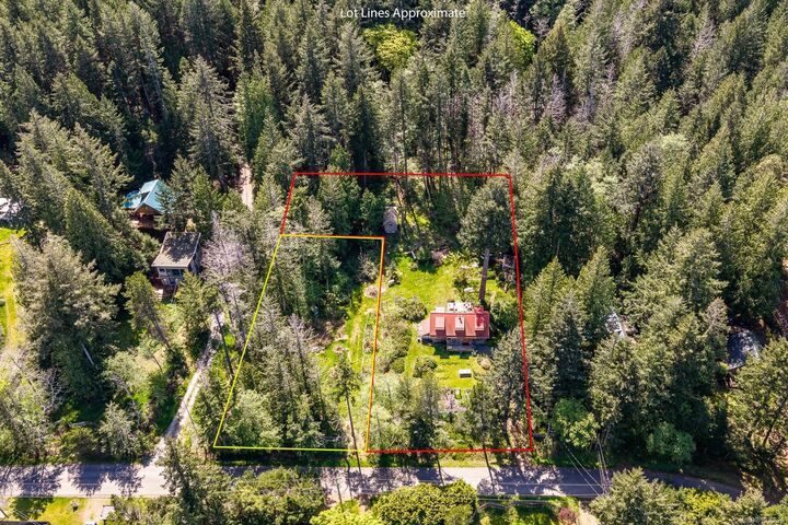 Property Photo:  7670/7690 Anderson Dr  BC V0R 1Z0 