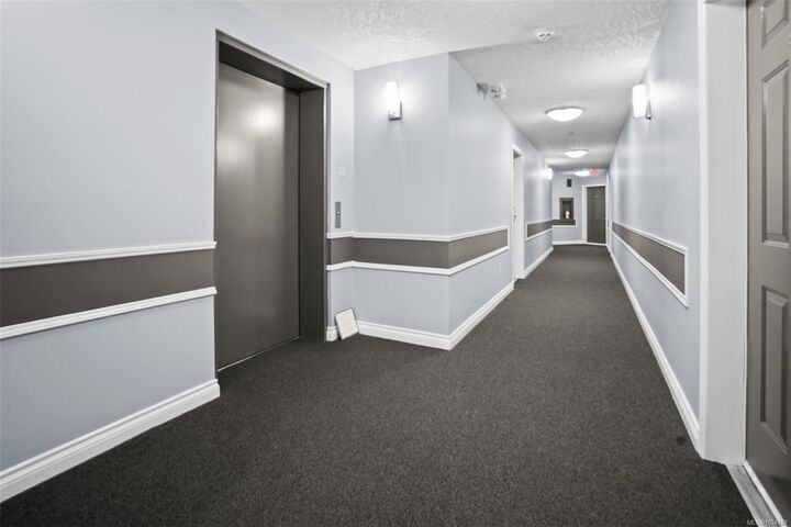 Property Photo:  649 Bay St 408  BC V8T 5H8 