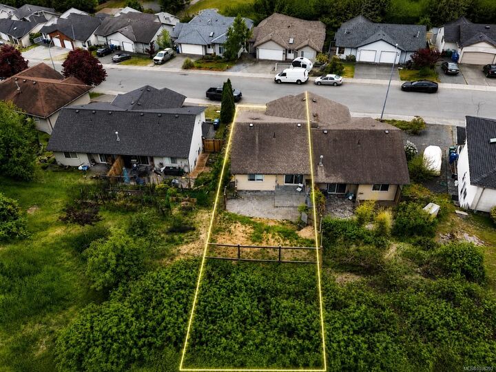 Property Photo:  4780 Fairbrook Cres  BC V9T 6M6 