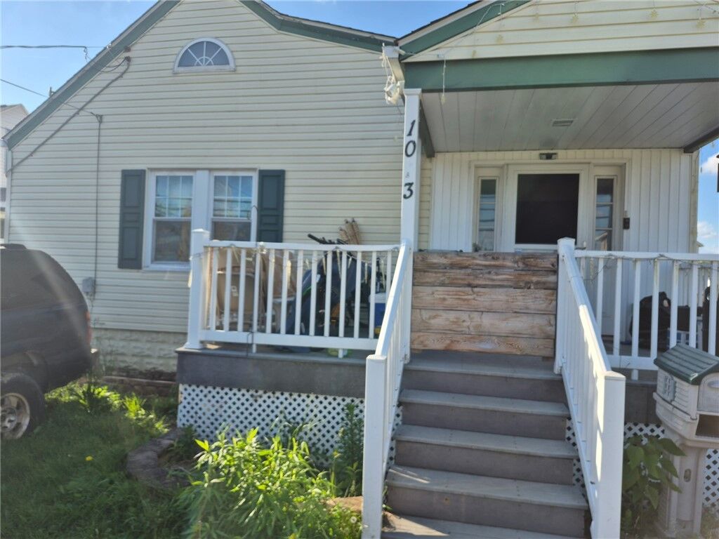 Property Photo: 1013 Henry St PA 15012
