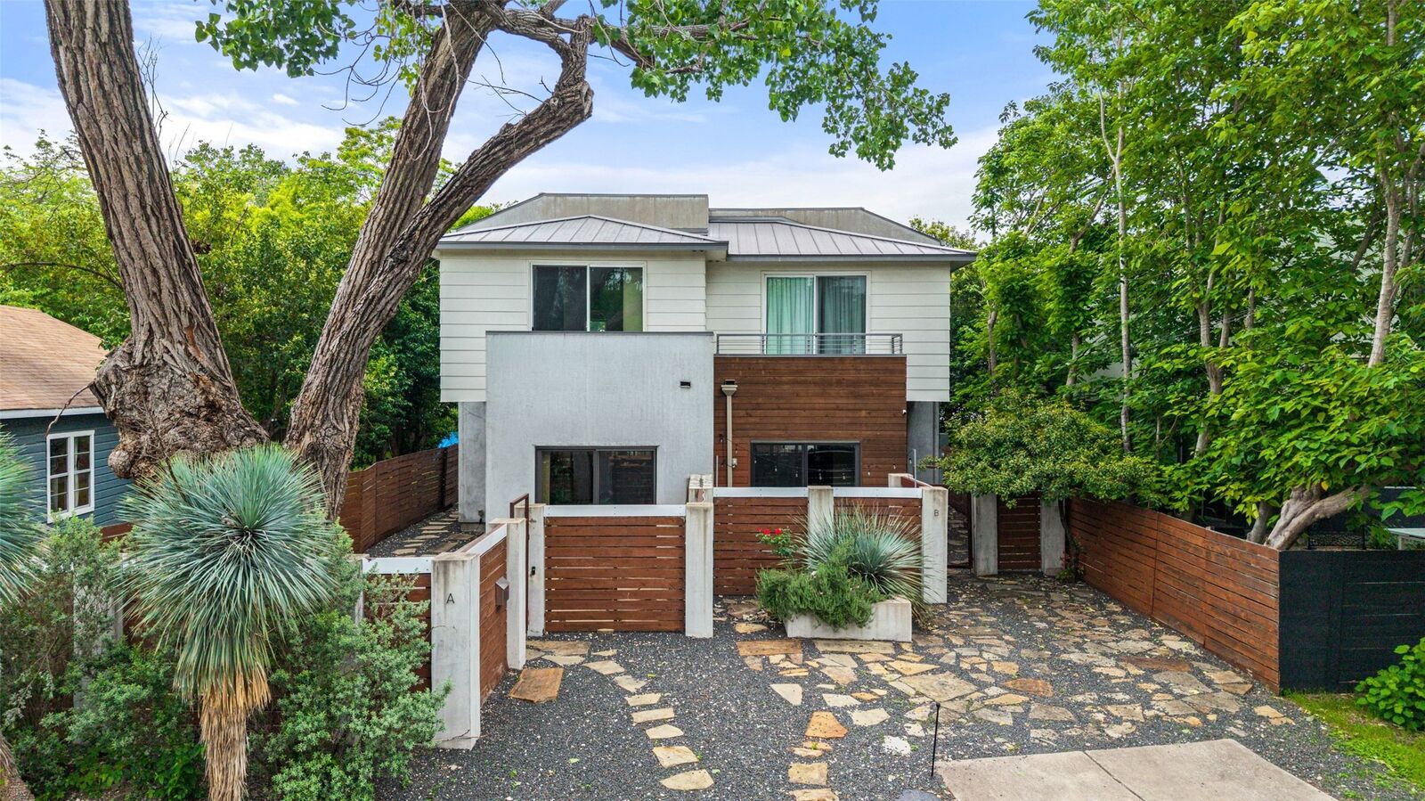 Property Photo:  613 W Annie Street A  TX 78704 