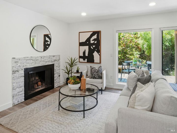 Property Photo:  122 Marinero Circle  CA 94920 