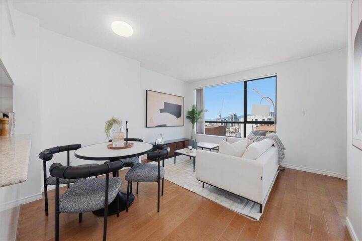 Property Photo:  1189 Howe Street 2409  BC V6Z 2X4 