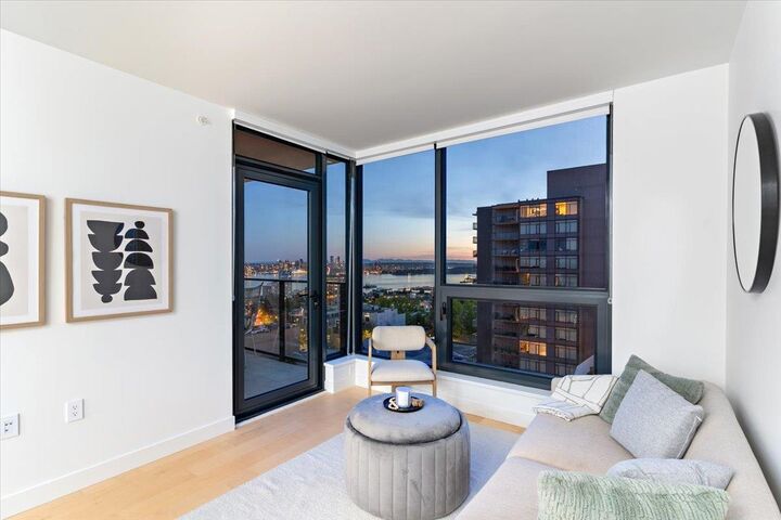 Property Photo: 135 E 13th Street 1004 BC V7L 0J8