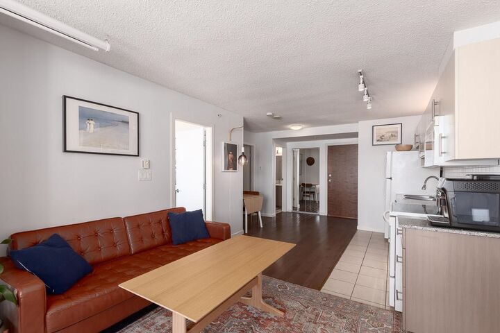 Property Photo:  550 Taylor Street 1905  BC V6B 1R1 