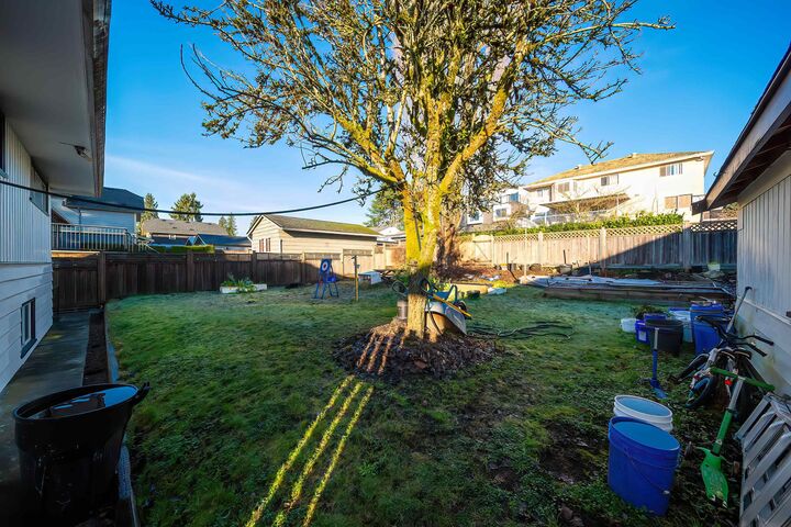 Property Photo: 915 Walls Avenue BC V3K 2T2