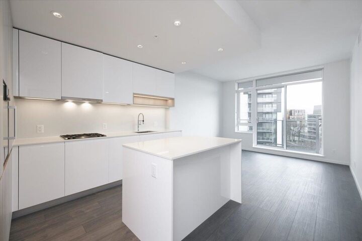 Property Photo: 6808 Minoru Boulevard 904 BC V6Y 0M7