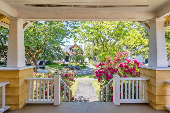 Property Photo: 3136 W 11th Avenue BC V6K 2M7