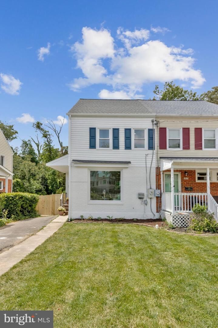 Property Photo:  2249 Sweetbriar Drive  VA 22307 