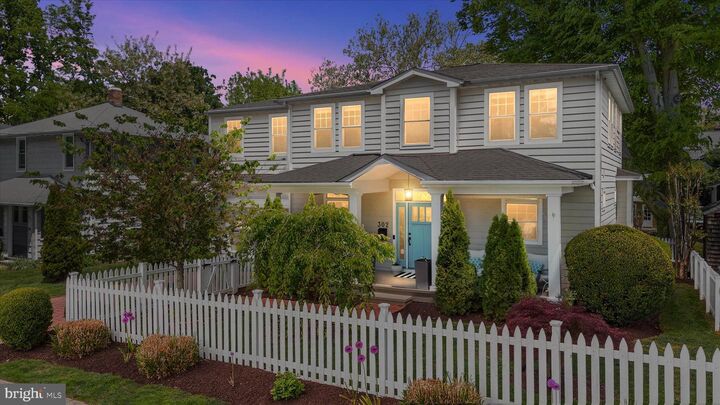 Property Photo:  302 Annapolis Street  MD 21401 