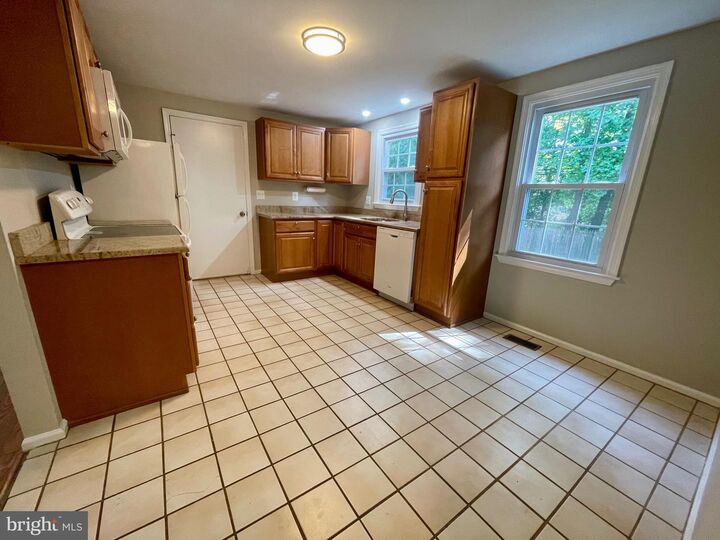 Property Photo:  5035 Kenerson Drive  VA 22032 