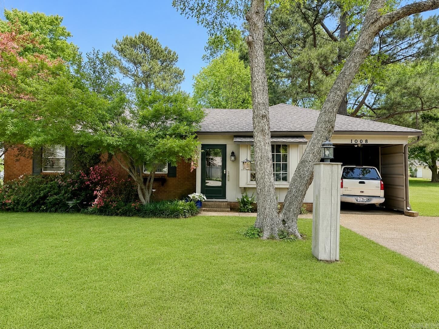 Property Photo:  1008 W 3rd Street  AR 72422 
