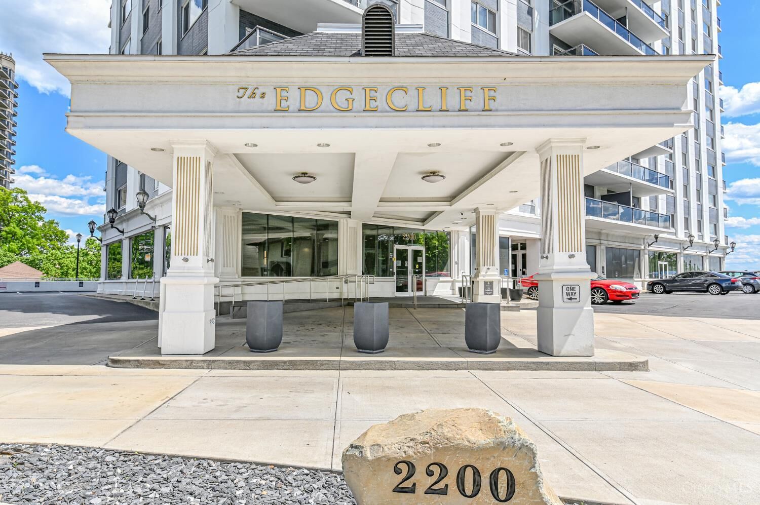 Property Photo:  2200 Victory Parkway  OH 45206 