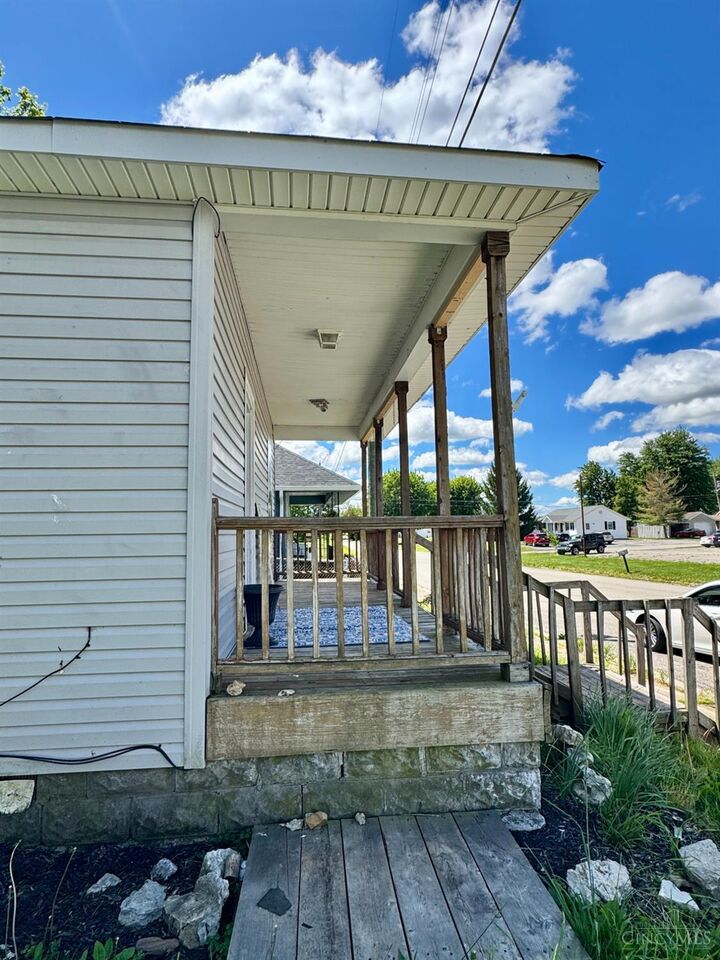 Property Photo:  813 S Main Street  IN 47031 
