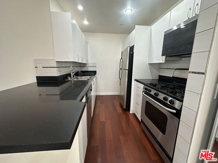 Property Photo:  18350 Hatteras St  CA 91356 
