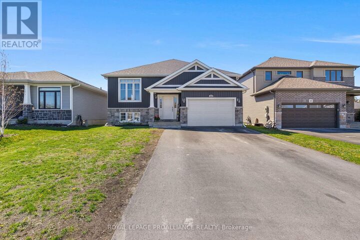 Photo de la propriété:  33 Redwood Drive  ON K8N 0K3 