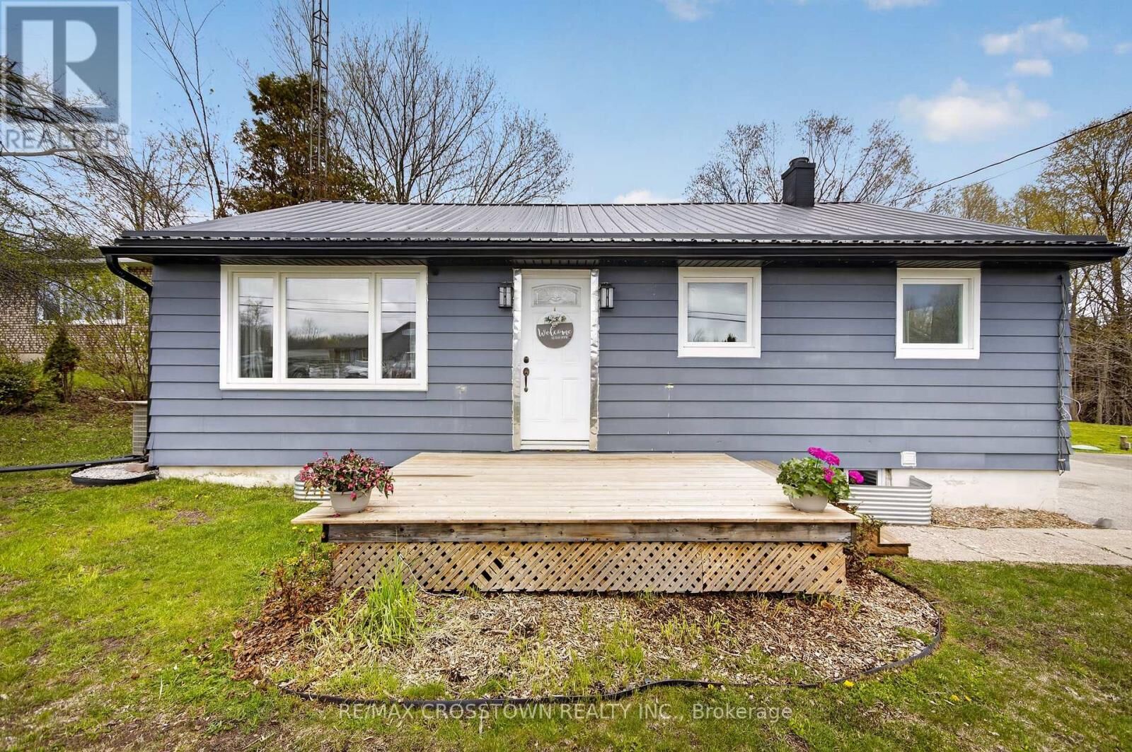 Property Photo:  23 Line 14 South  ON L3V 8J3 