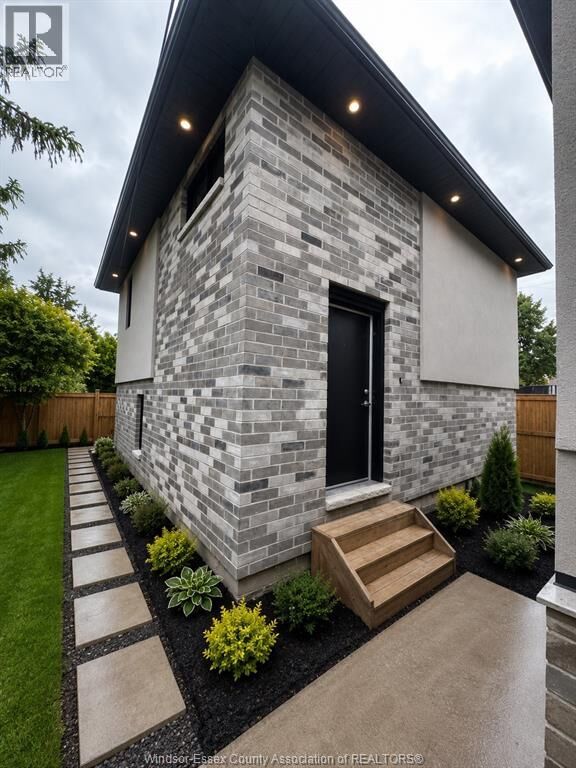 Property Photo: 987 Ford Boulevard 3 ON N8S 2E8