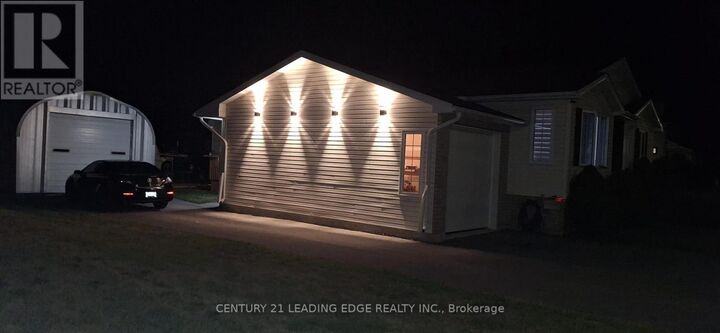 Property Photo:  61 Wilkins Street A  ON K8V 3M6 