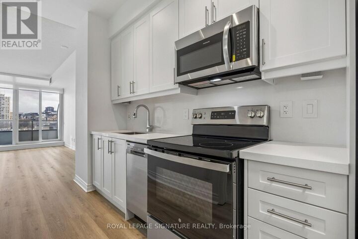 Property Photo:  2885 Bayview Avenue 203  ON M2K 0A3 