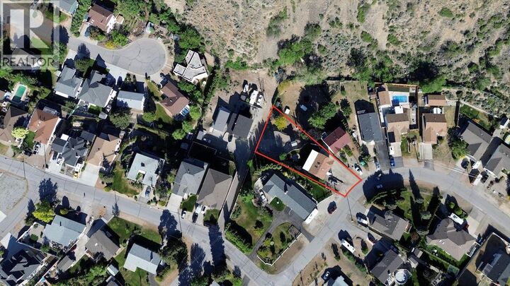 Property Photo:  876 Eveningstar Crescent  BC V0H 1T0 
