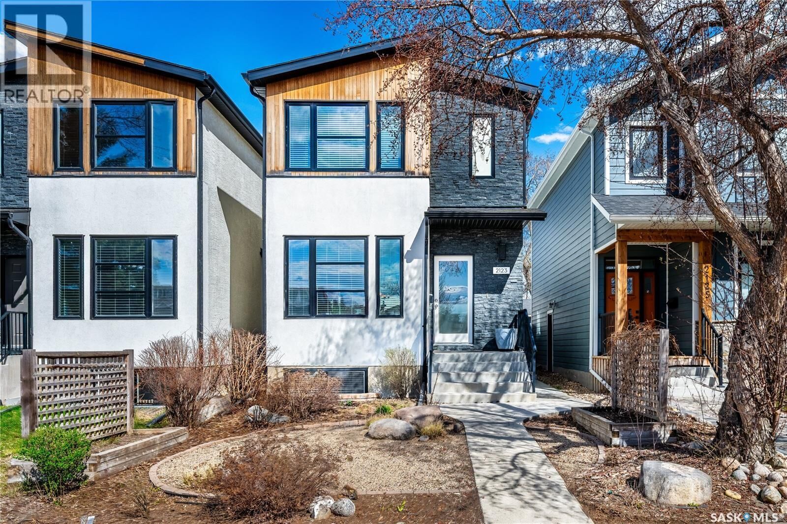Property Photo:  2123 York Avenue  SK S7J 1H7 