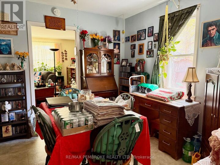 Property Photo: 153 Cecelia Street ON K8A 1R7