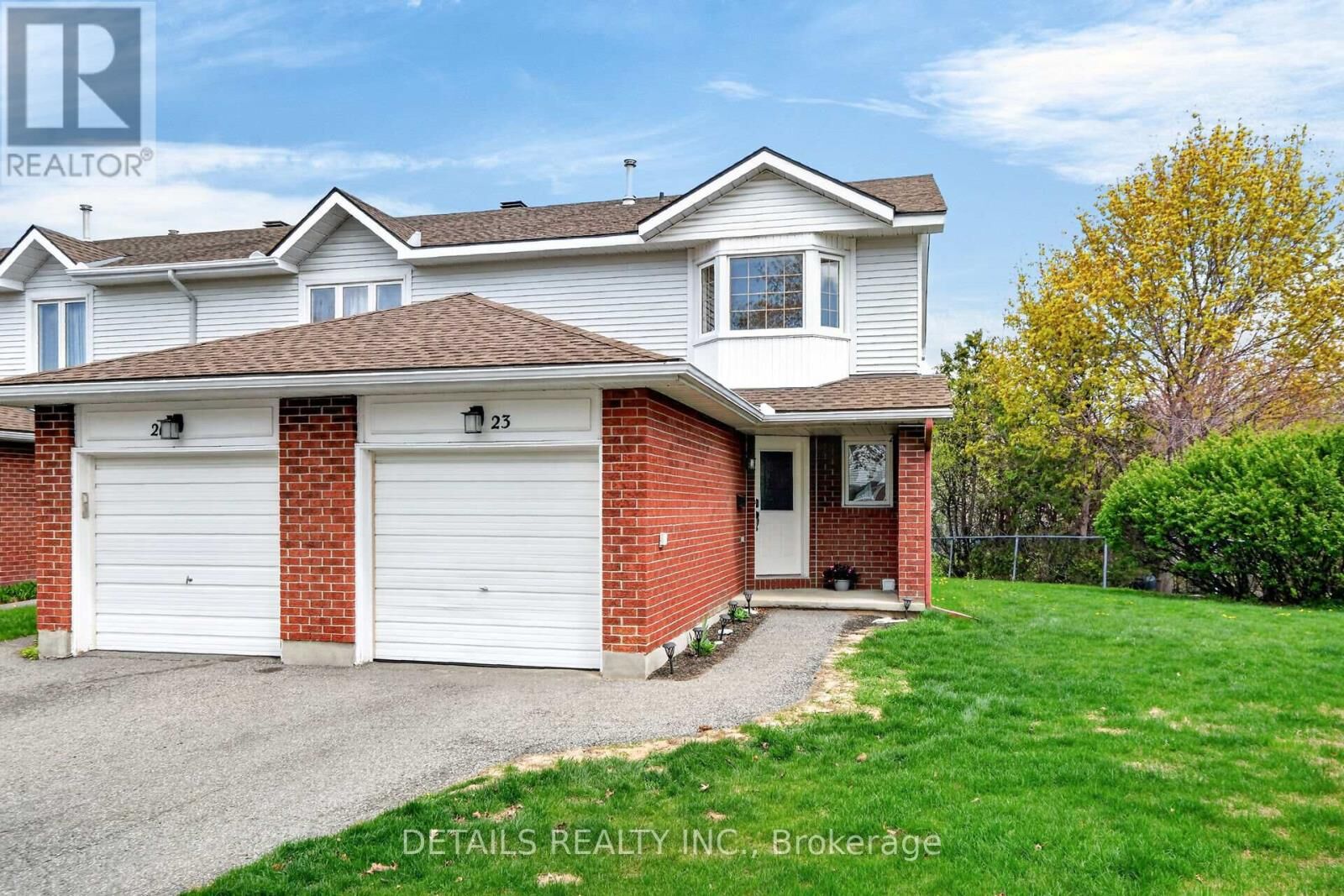 Property Photo:  23 Clifford Private 43  ON K1G 4Y8 