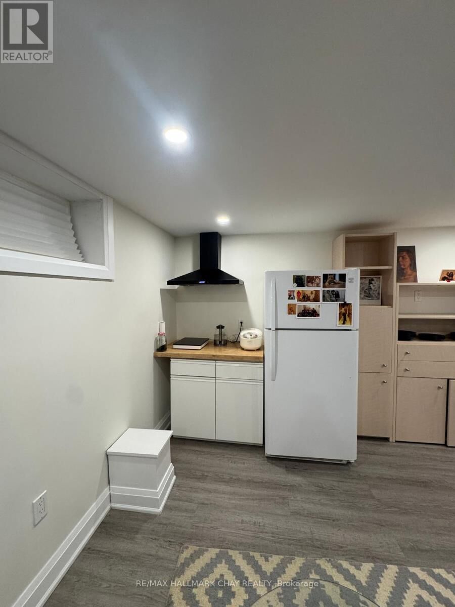 Property Photo:  1 Davidson Road  ON L4G 2A9 