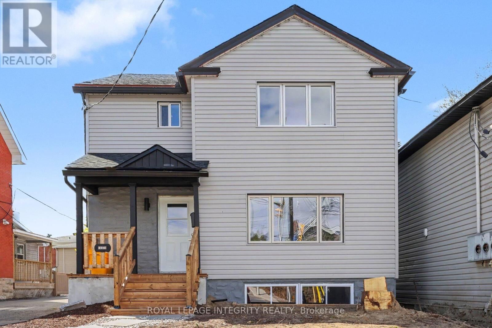 Property Photo:  222 McArthur Avenue  ON K1L 6P5 
