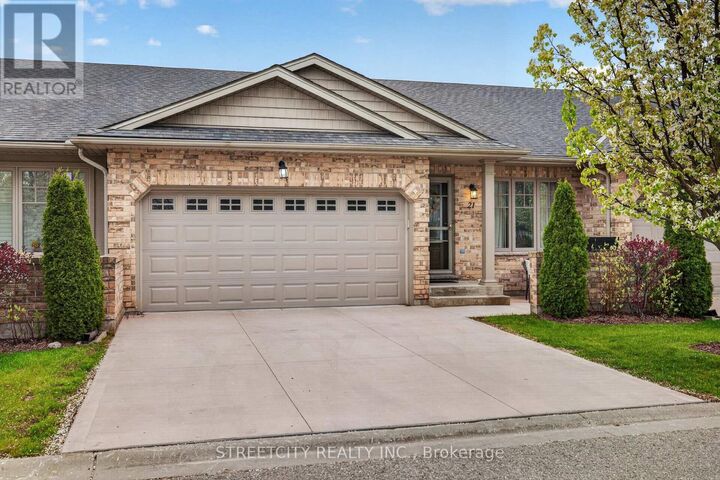 Property Photo:  2100 Denview Avenue 21  ON N6G 0J5 