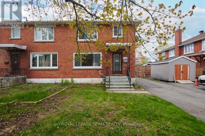 Property Photo:  1104 Apolydor Avenue  ON K1H 8B2 