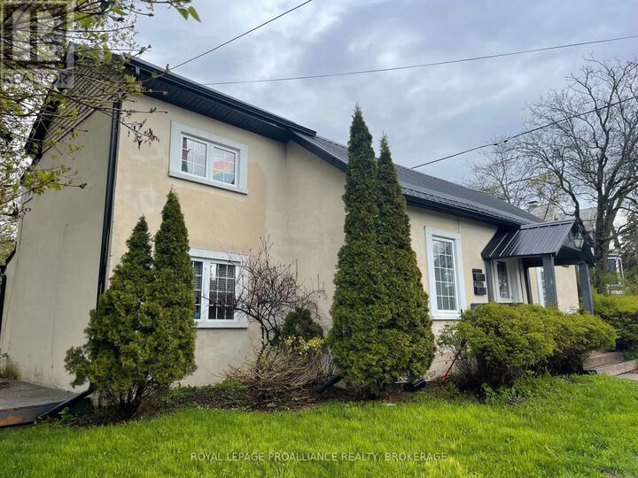 Property Photo:  563 Union Street 1  ON K7M 2H5 