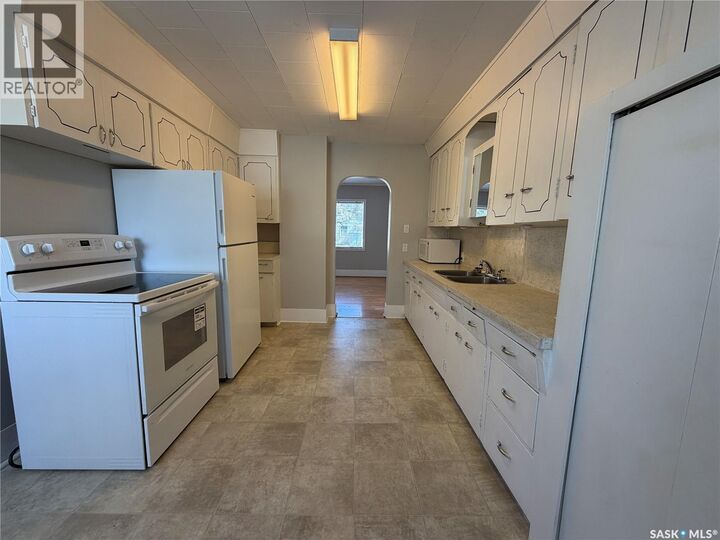 Property Photo:  739 11th Street  SK S0K 2A0 