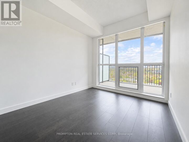 Property Photo:  18 Esther Shiner Boulevard 1709  ON M2K 0J7 