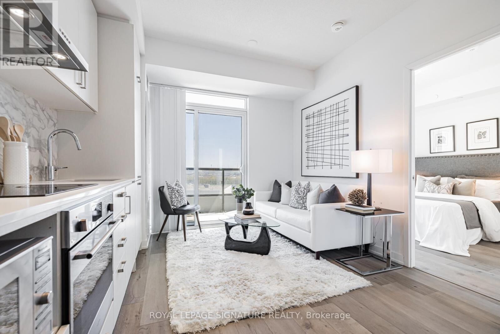Property Photo: 60 Honeycrisp Crescent 618 ON L4K 0N5