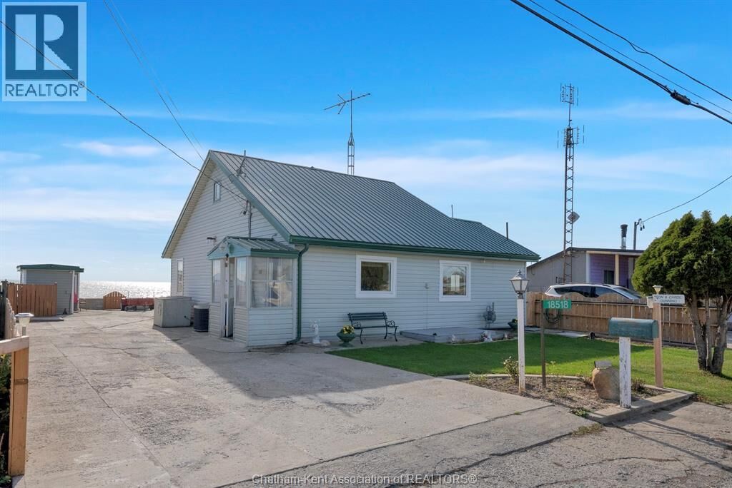 Property Photo:  18518 Erie Shore Drive  ON N0P 1A0 