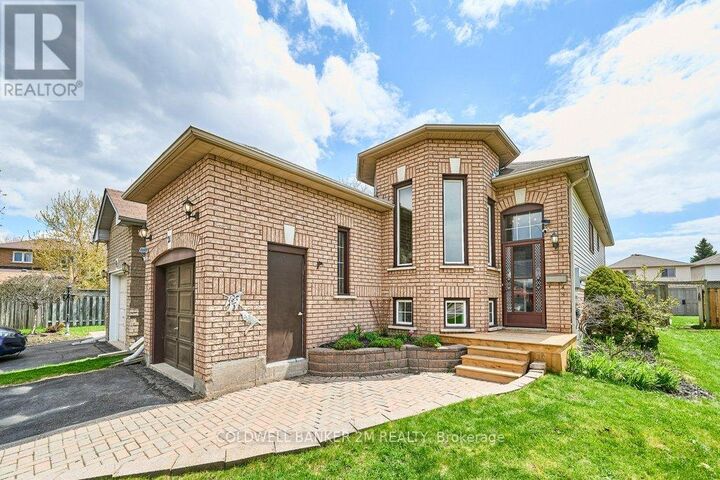 Property Photo:  21 Birmingham Avenue  ON L1C 4Z6 