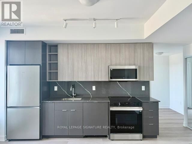 Property Photo:  2075 Lakeshore Road 1202  ON L7R 0H3 